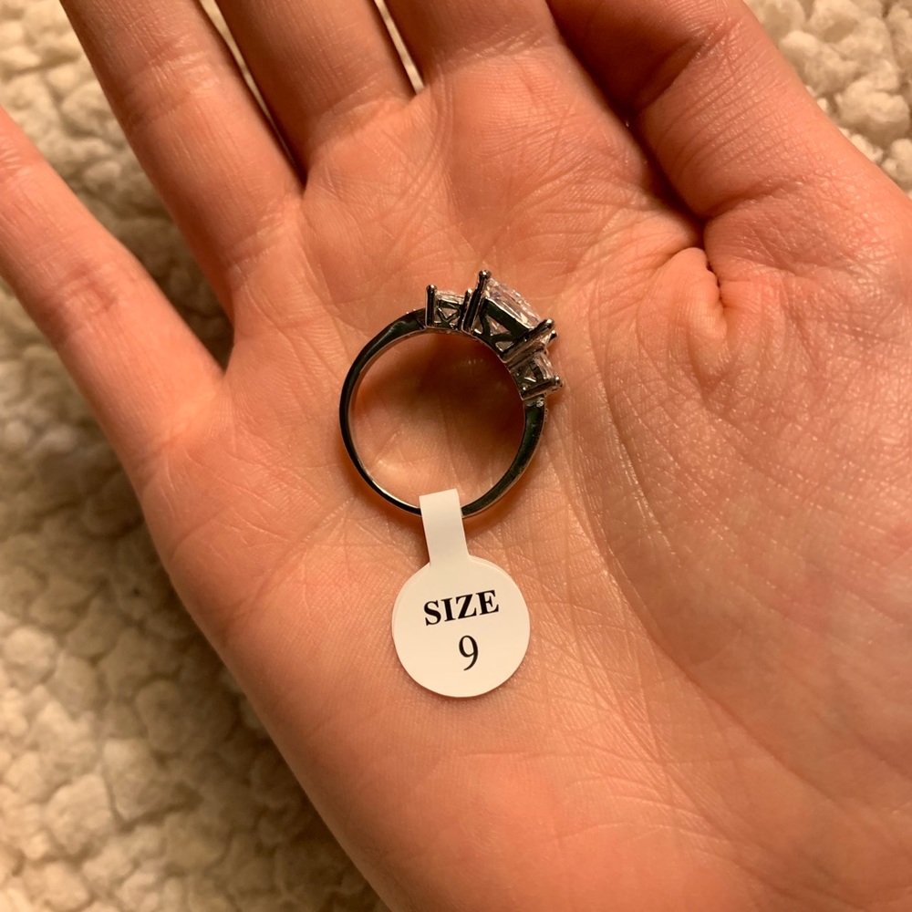 Diamond Ring 💍 💎 - Picture 6 of 8